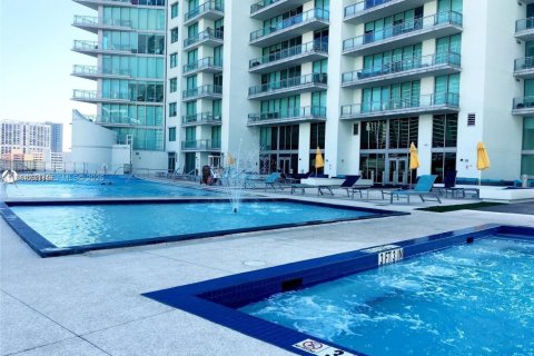 Condominio en alquiler en Miami, Florida, 2 dormitorios, 103.12 m2 № 1995422 - foto 25