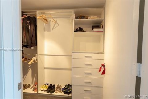 Condominio en alquiler en Miami, Florida, 2 dormitorios, 103.12 m2 № 1995422 - foto 17