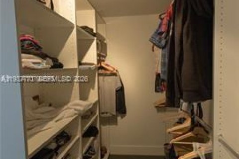 Condominio en alquiler en Miami, Florida, 2 dormitorios, 103.12 m2 № 1995422 - foto 18