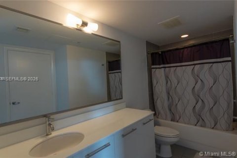 Condominio en alquiler en Miami, Florida, 2 dormitorios, 103.12 m2 № 1995422 - foto 9