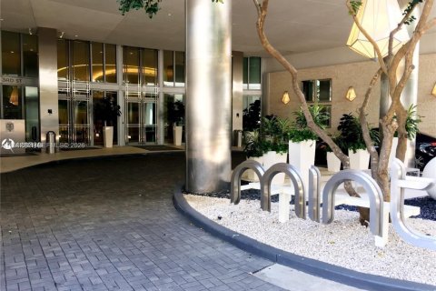 Condominio en alquiler en Miami, Florida, 2 dormitorios, 103.12 m2 № 1995422 - foto 20