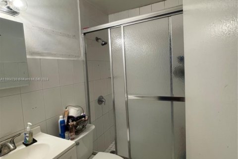 Casa en venta en Miami, Florida, 2 dormitorios, 197.7 m2 № 1862698 - foto 9