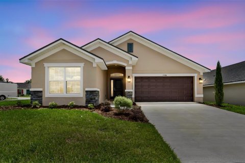 Villa ou maison à Dade City, Floride 3 chambres, 159.79 m2 № 2093384
