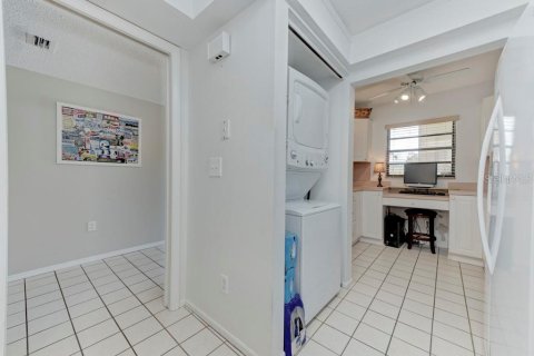 Copropriété à vendre à Sarasota, Floride: 3 chambres, 136.19 m2 № 1798653 - photo 11