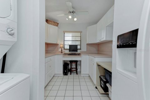 Copropriété à vendre à Sarasota, Floride: 3 chambres, 136.19 m2 № 1798653 - photo 14