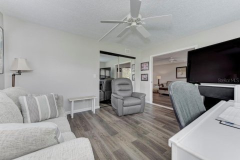 Copropriété à vendre à Sarasota, Floride: 3 chambres, 136.19 m2 № 1798653 - photo 22