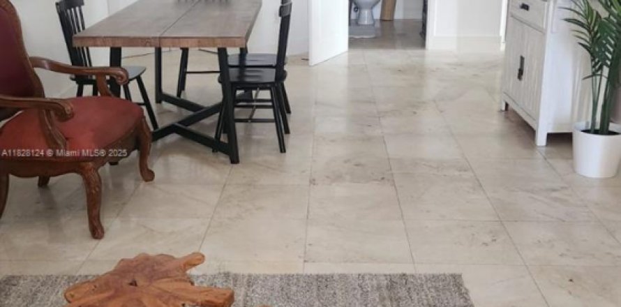 Condo in Miami, Florida, 2 bedrooms  № 1800882