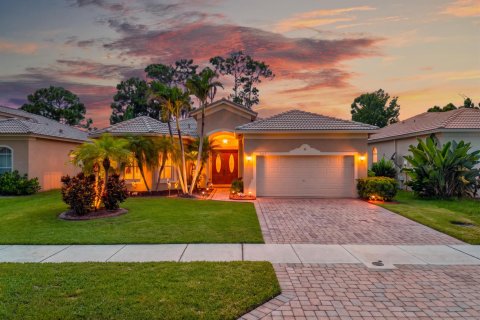 House in St. Lucie, Florida 4 bedrooms, 196.95 sq.m. № 2336479