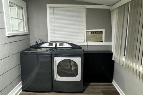 Villa ou maison à vendre à Clearwater, Floride: 2 chambres, 73.02 m2 № 2129924 - photo 5