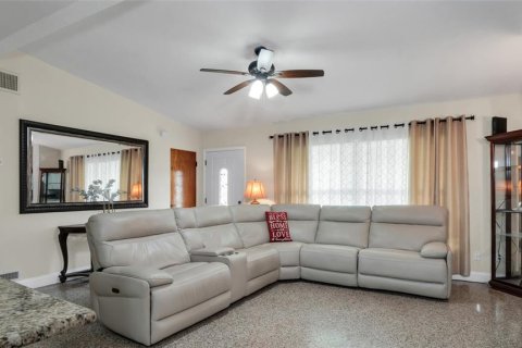Villa ou maison à vendre à Seminole, Floride: 3 chambres, 116.5 m2 № 1917877 - photo 8