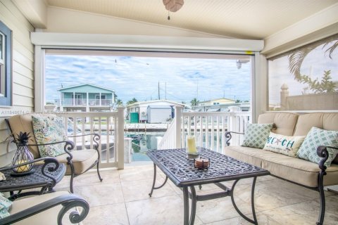 House in Marathon, Florida 3 bedrooms, 122.63 sq.m. № 1850423 - photo 25