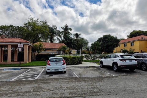 Townhouse in Miramar, Florida 3 bedrooms, 116.59 sq.m. № 1708752 - photo 6