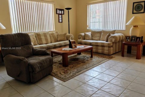 Townhouse in Miramar, Florida 3 bedrooms, 116.59 sq.m. № 1708752 - photo 9