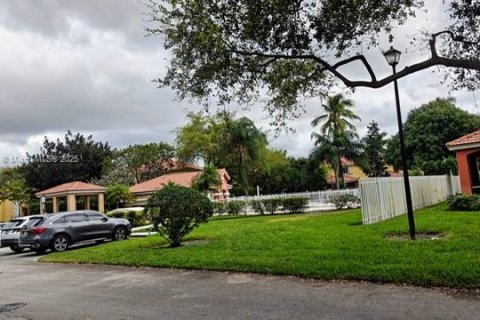 Townhouse in Miramar, Florida 3 bedrooms, 116.59 sq.m. № 1708752 - photo 5