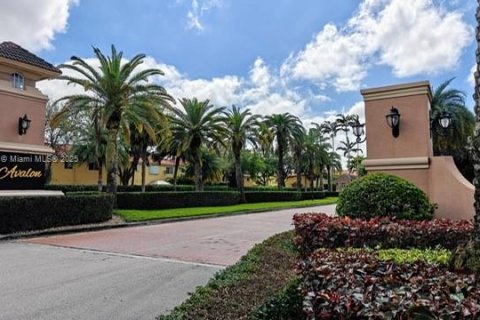 Townhouse in Miramar, Florida 3 bedrooms, 116.59 sq.m. № 1708752 - photo 2