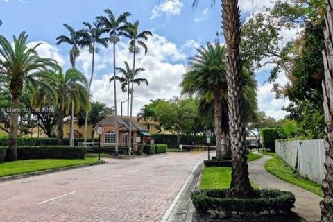 Townhouse in Miramar, Florida 3 bedrooms, 116.59 sq.m. № 1708752 - photo 8