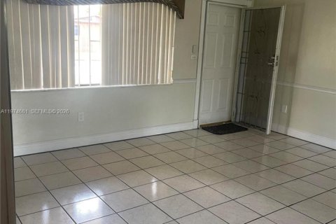 House in Miami Gardens, Florida 3 bedrooms, 155.52 sq.m. № 2036054 - photo 4