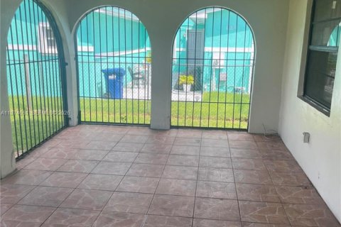 House in Miami Gardens, Florida 3 bedrooms, 155.52 sq.m. № 2036054 - photo 19