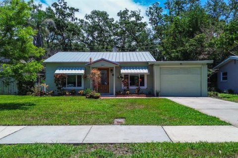 House in Dunedin, Florida 2 bedrooms, 93 sq.m. № 1833106 - photo 1