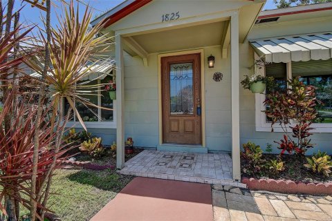 House in Dunedin, Florida 2 bedrooms, 93 sq.m. № 1833106 - photo 4