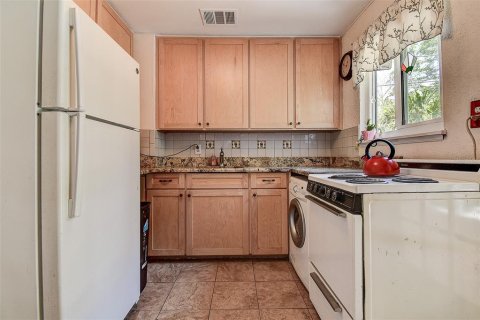 House in Dunedin, Florida 2 bedrooms, 93 sq.m. № 1833106 - photo 9