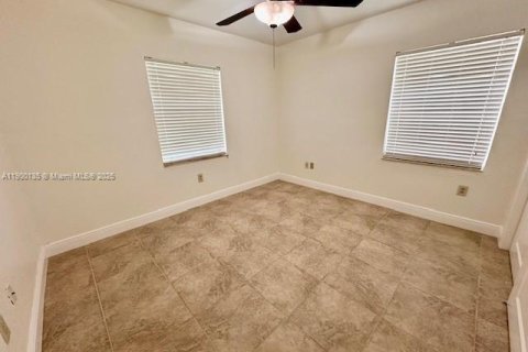Casa en venta en Homestead, Florida, 3 dormitorios, 169.08 m2 № 1951480 - foto 5