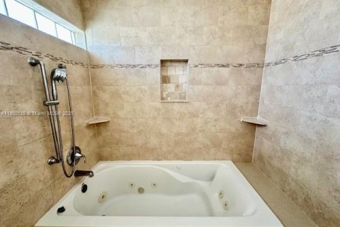 Casa en venta en Homestead, Florida, 3 dormitorios, 169.08 m2 № 1951480 - foto 9