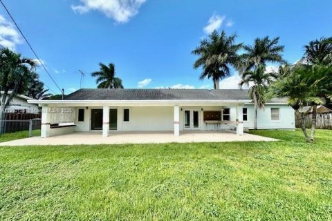 Casa en venta en Homestead, Florida, 3 dormitorios, 169.08 m2 № 1951480 - foto 1