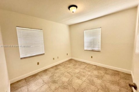 Casa en venta en Homestead, Florida, 3 dormitorios, 169.08 m2 № 1951480 - foto 6