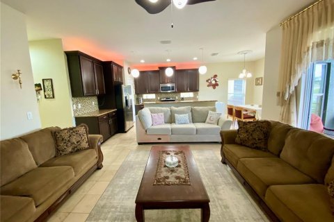 Casa en venta en Tampa, Florida, 5 dormitorios, 316.61 m2 № 2217071 - foto 5