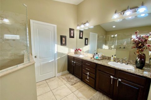 Casa en venta en Tampa, Florida, 5 dormitorios, 316.61 m2 № 2217071 - foto 23