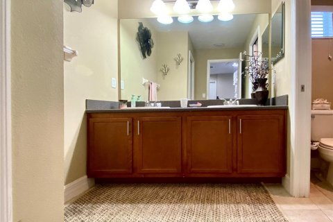 Casa en venta en Tampa, Florida, 5 dormitorios, 316.61 m2 № 2217071 - foto 26