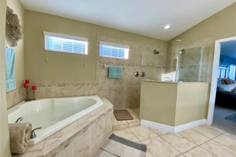 Casa en venta en Tampa, Florida, 5 dormitorios, 316.61 m2 № 2217071 - foto 21