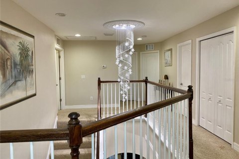 Casa en venta en Tampa, Florida, 5 dormitorios, 316.61 m2 № 2217071 - foto 17