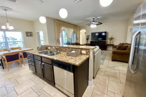 Casa en venta en Tampa, Florida, 5 dormitorios, 316.61 m2 № 2217071 - foto 8