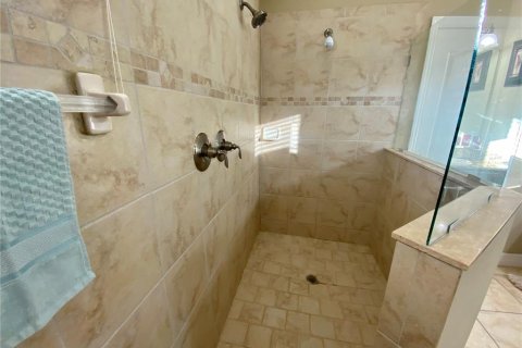 Casa en venta en Tampa, Florida, 5 dormitorios, 316.61 m2 № 2217071 - foto 22