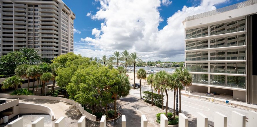 Condominio en Miami, Florida, 2 dormitorios  № 1946641