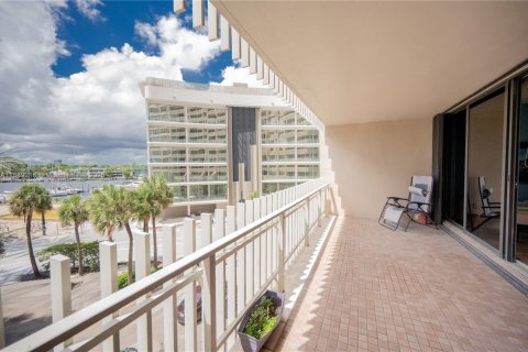 Condominio en venta en Miami, Florida, 2 dormitorios, 152.55 m2 № 1946641 - foto 15