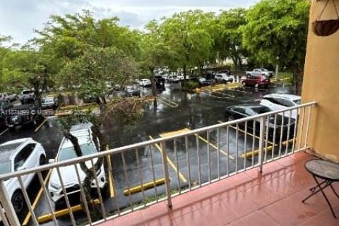 House in Miami, Florida 3 bedrooms, 117.24 sq.m. № 1895936 - photo 9