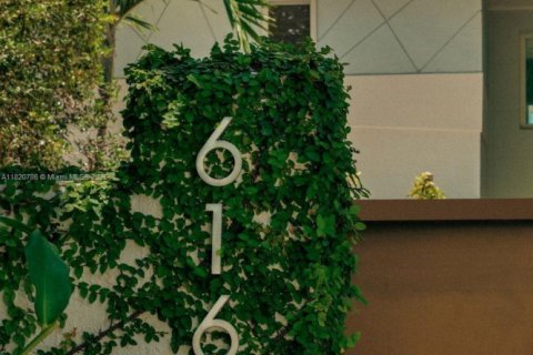 Купить виллу или дом в Майами-Бич, Флорида 3 спальни, 317.82м2, № 1981709 - фото 29