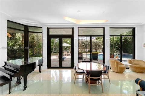 Купить виллу или дом в Майами-Бич, Флорида 3 спальни, 317.82м2, № 1981709 - фото 10
