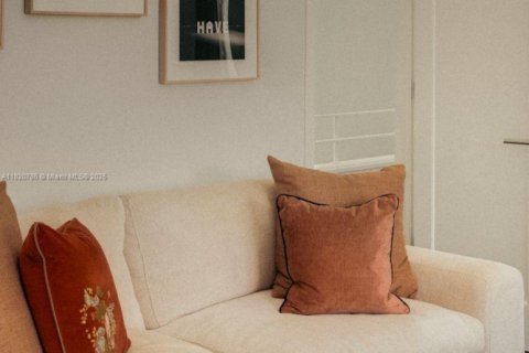 Купить виллу или дом в Майами-Бич, Флорида 3 спальни, 317.82м2, № 1981709 - фото 19