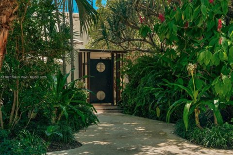 Купить виллу или дом в Майами-Бич, Флорида 3 спальни, 317.82м2, № 1981709 - фото 5