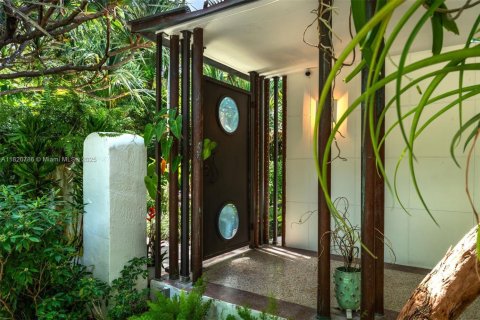 Купить виллу или дом в Майами-Бич, Флорида 3 спальни, 317.82м2, № 1981709 - фото 12