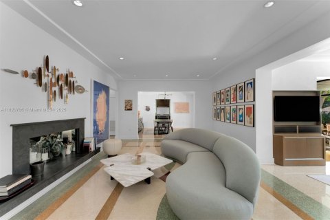 Купить виллу или дом в Майами-Бич, Флорида 3 спальни, 317.82м2, № 1981709 - фото 22