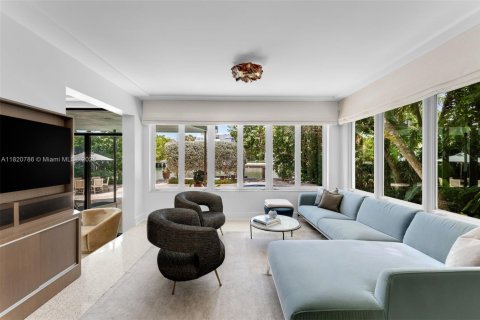 Купить виллу или дом в Майами-Бич, Флорида 3 спальни, 317.82м2, № 1981709 - фото 8