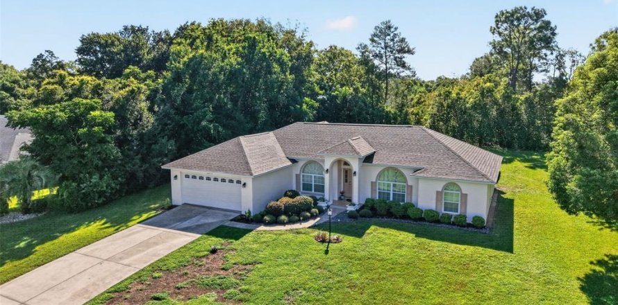 Casa en Ocala, Florida 3 dormitorios, 177.72 m2 № 2347319