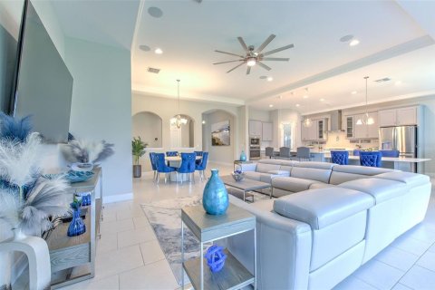 House in Apollo Beach, Florida 5 bedrooms, 297.19 sq.m. № 1838970 - photo 5