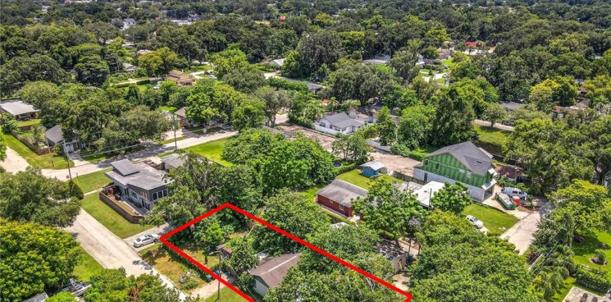 House in Orlando, Florida 2 bedrooms, 62.43 sq.m. № 2149971