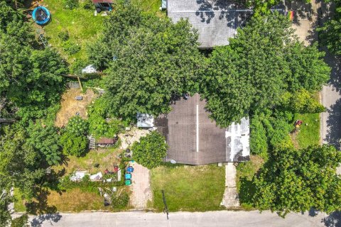 House in Orlando, Florida 2 bedrooms, 62.43 sq.m. № 2149971 - photo 7